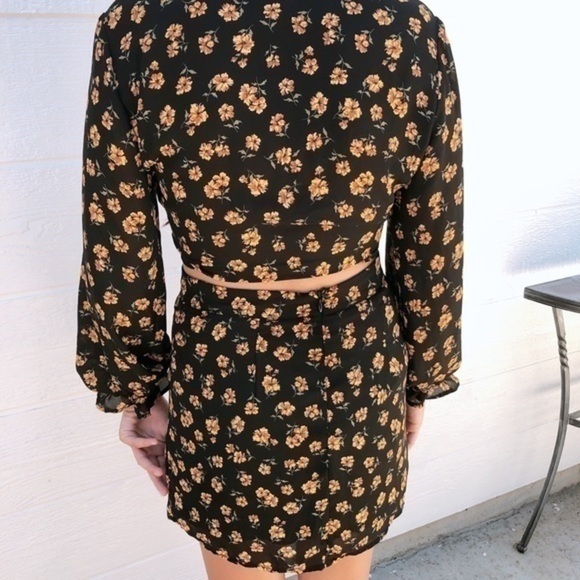 Flora daisy print two piece skirt set - Picture 9 of 13